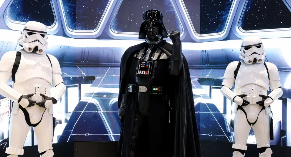 Ilustración épica de Star Wars: Galaxy's Edge mostrando a Darth Vader