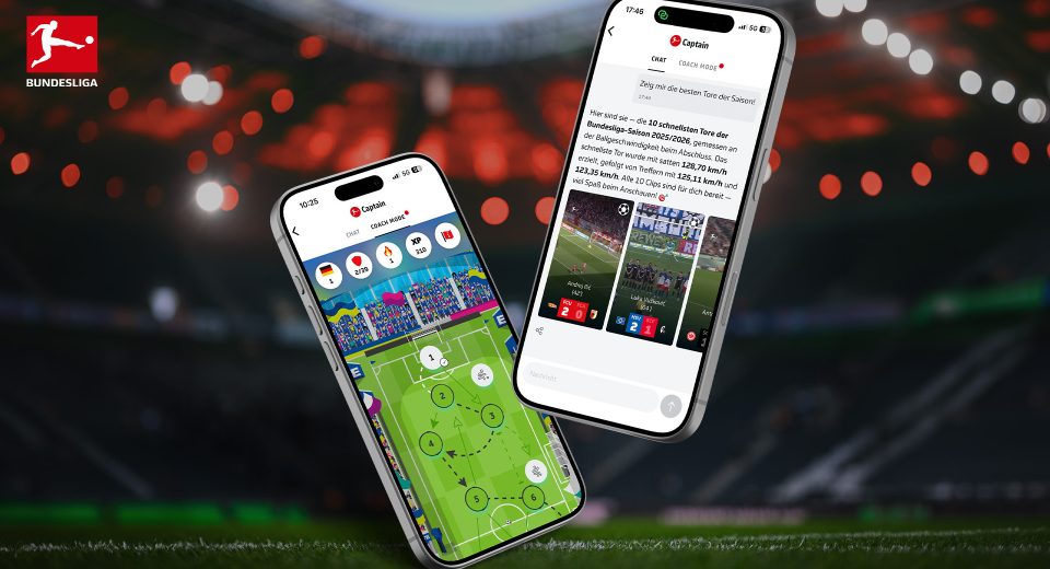 Smartphone mostrando la nueva inteligencia artificial Captain de la app de la Bundesliga con estadísticas y videos de futbol, sobre un fondo de un estadio iluminado con gráficos tecnológicos de AWS.
