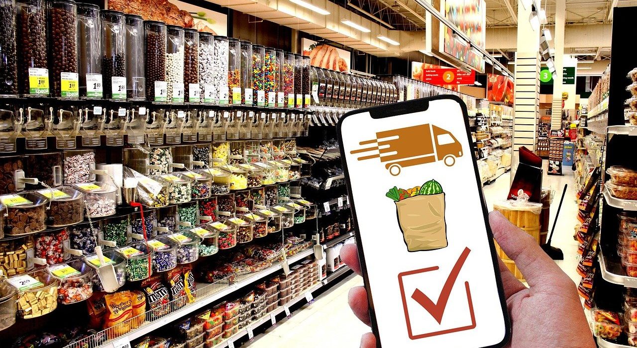 Bolsas de súper entregadas a domicilio, como parte de las entregas rápidas de Walmart en México