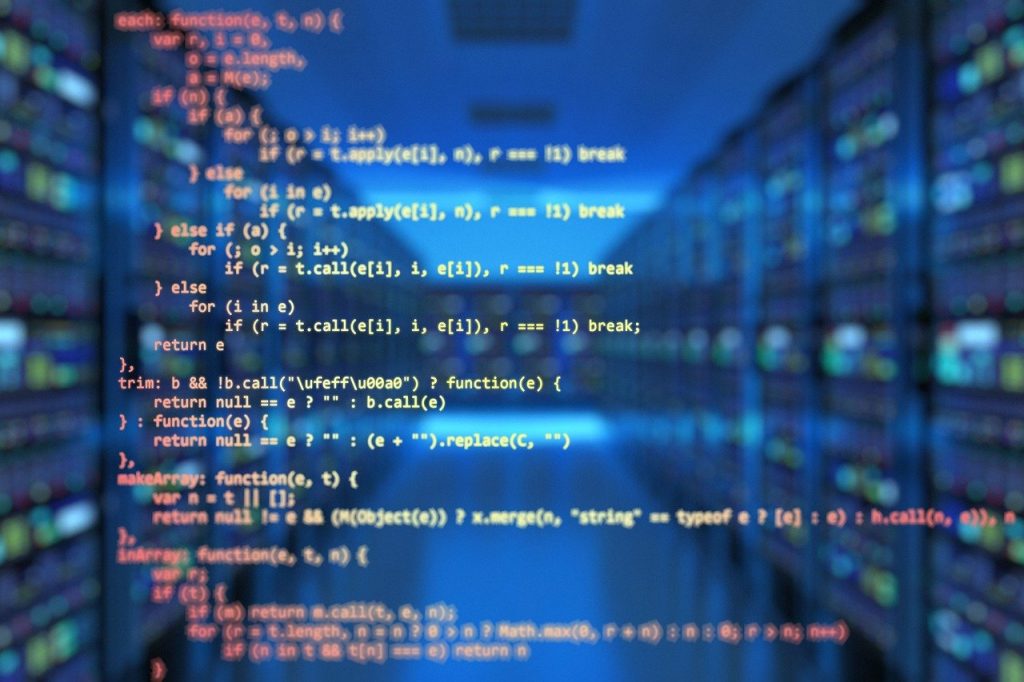 Pantalla con código de programación que ilustra las fallas en PHP que obligaron a bajar sitios del gobierno