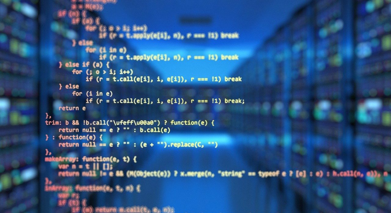 Pantalla con código de programación que ilustra las fallas en PHP que obligaron a bajar sitios del gobierno