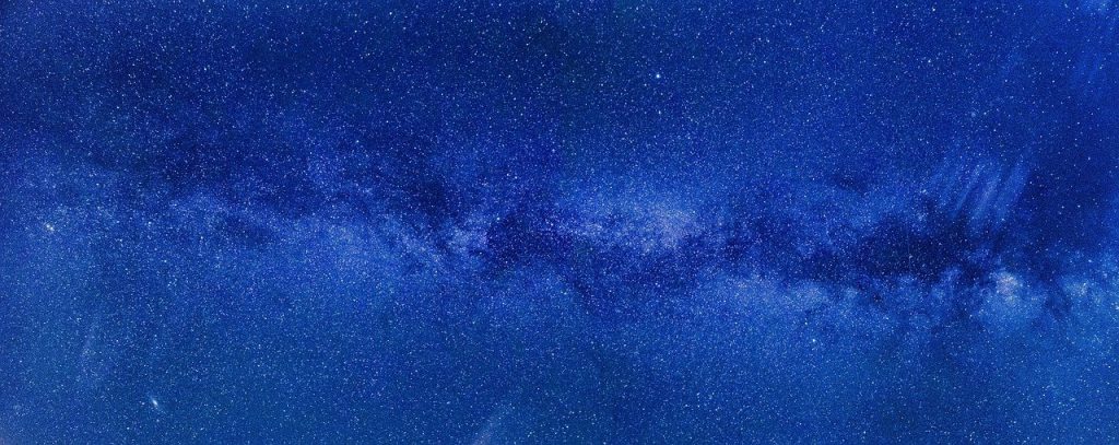 Cielo estrellado como homenaje tras la noticia de que muere Patrick Stewart, el Capitán Picard de Star Trek