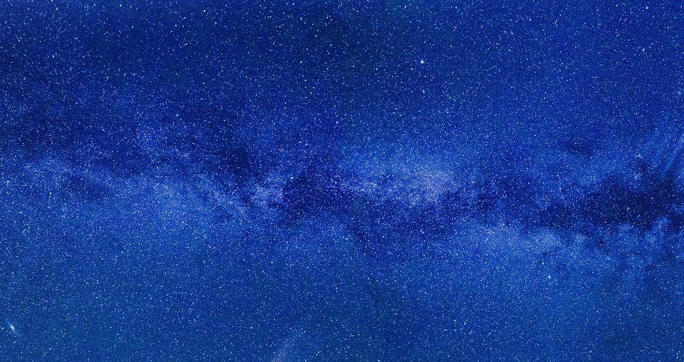 Cielo estrellado como homenaje tras la noticia de que muere Patrick Stewart, el Capitán Picard de Star Trek
