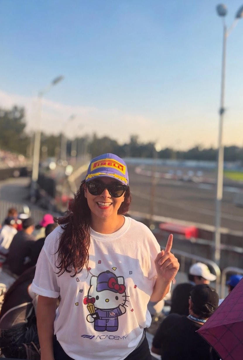 Monoplazas en pista durante las prácticas del GP de México 2026 en el Autódromo Hermanos Rodríguez