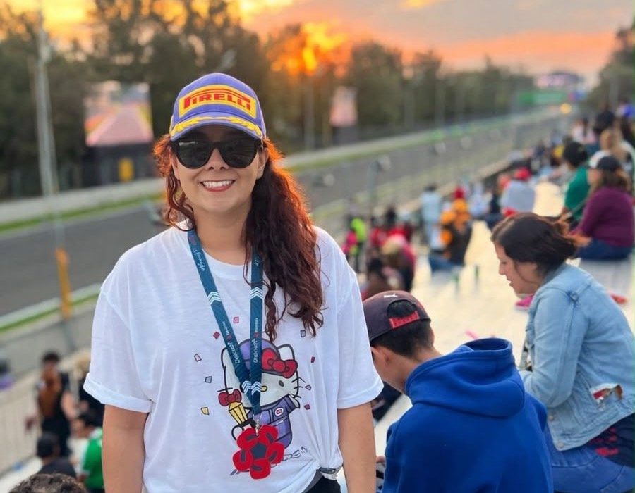 Monoplazas en pista durante las prácticas del GP de México 2026 en el Autódromo Hermanos Rodríguez